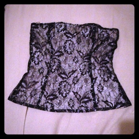 >REDUCED<Express black and silver floral lace top
