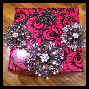 Floral and crystal stone necklace