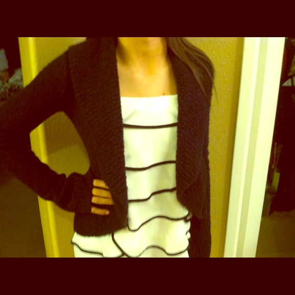 ❤SOLD IN BUNDLE❤Black Shawl Sweater