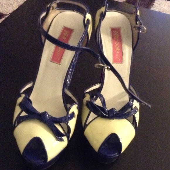 Cute shoes - Picture 2 of 3