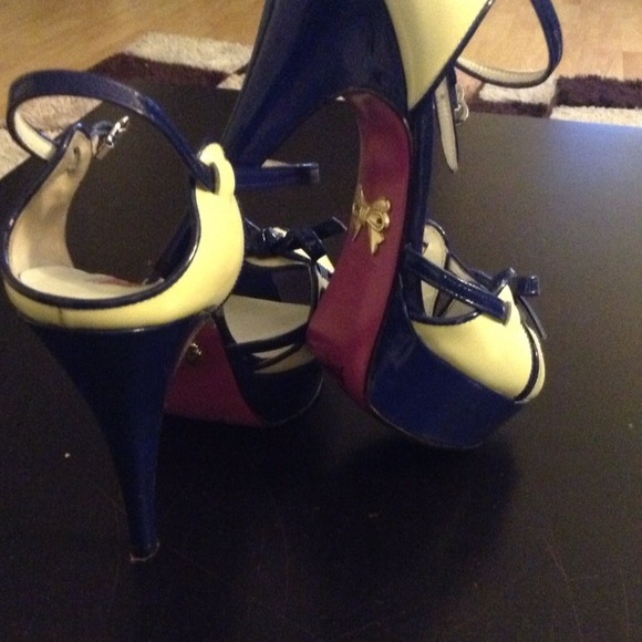 Cute shoes - Picture 3 of 3