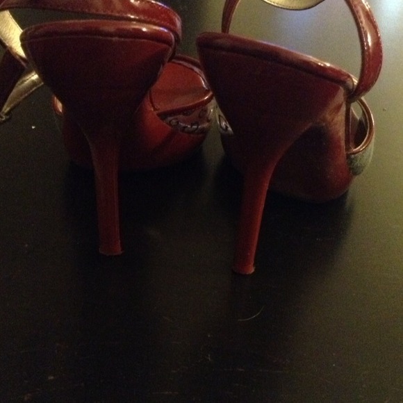 Fansy shoes. GUESS. - Picture 3 of 3