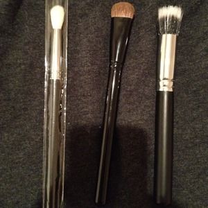 Crown brushes bundles