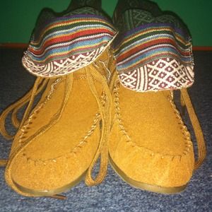 💥Reduced💥Short tribal boots. No trades.