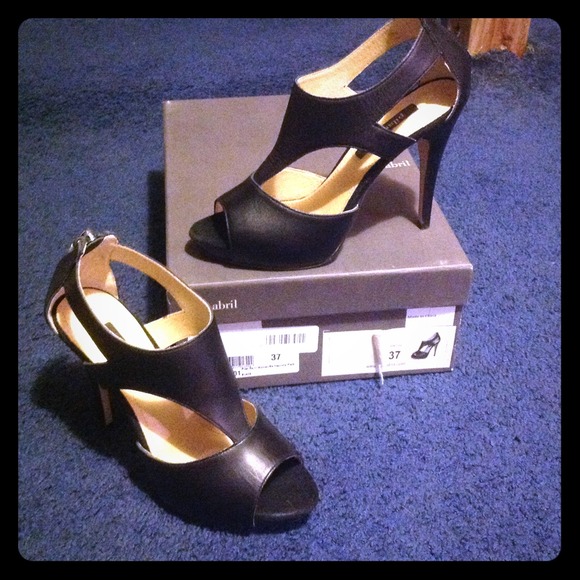 👠Pilar abril Black heels. NWT! 👠 - Picture 1 of 4