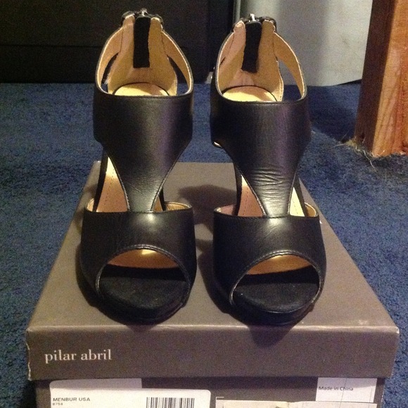 👠Pilar abril Black heels. NWT! 👠 - Picture 2 of 4