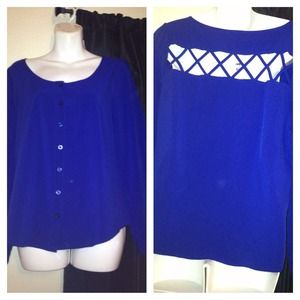 Super chic, soft long sleeve blouse