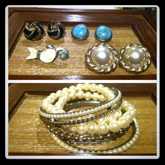 Earrings, cat pin & set of pearl bracelets