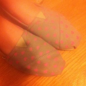 RESERVED TOMS limited edition valentines classics