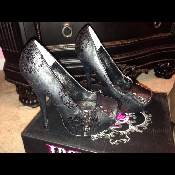 IRON FIST RUFF RIDER PLATFORM SHOE