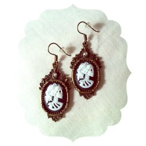 ❌SOLD❌Skeleton cameo earrings