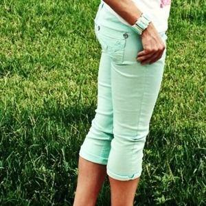 BUNDLE: Mint Capris, jean jacket, leopard tank