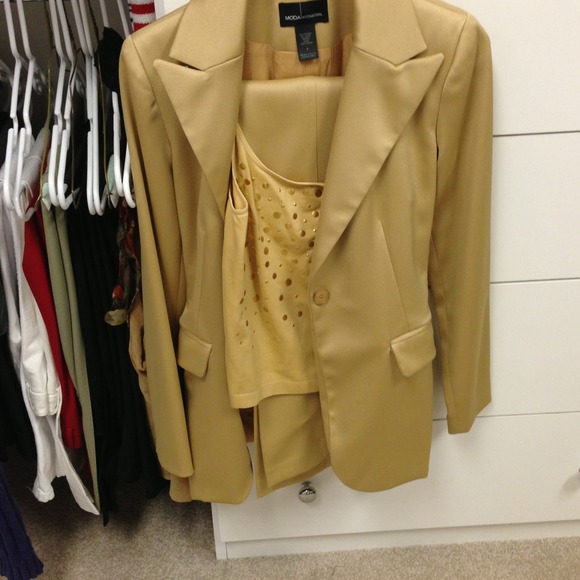 Gold pansuit