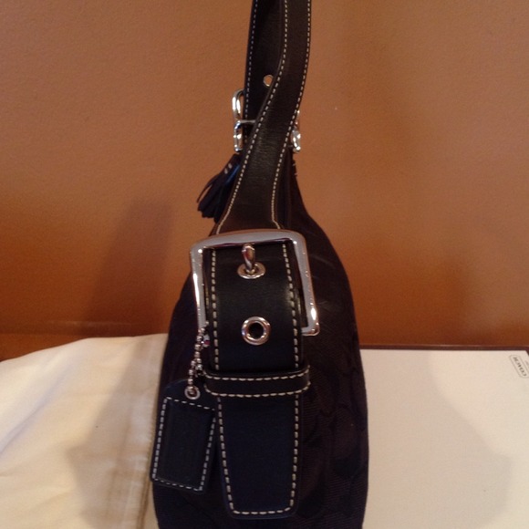 🚫SOLD🚫Perfect conditionAuthentic Coach Signature - Picture 2 of 4