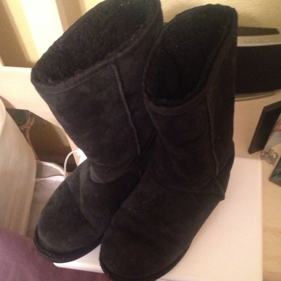 Black uggs