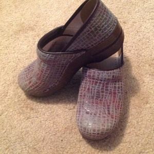 Dansko size 39