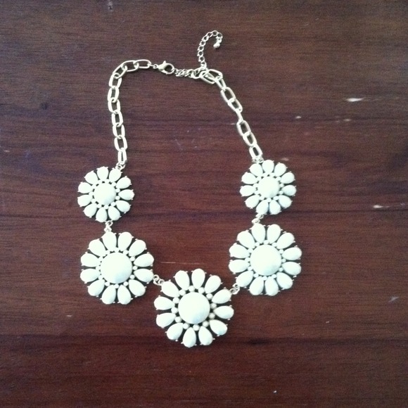 Cream colored flower necklace