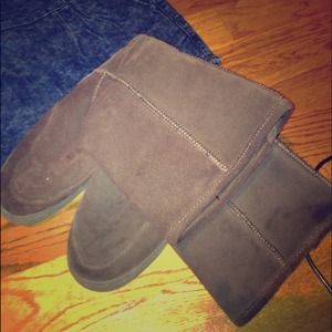 Brown snow boots