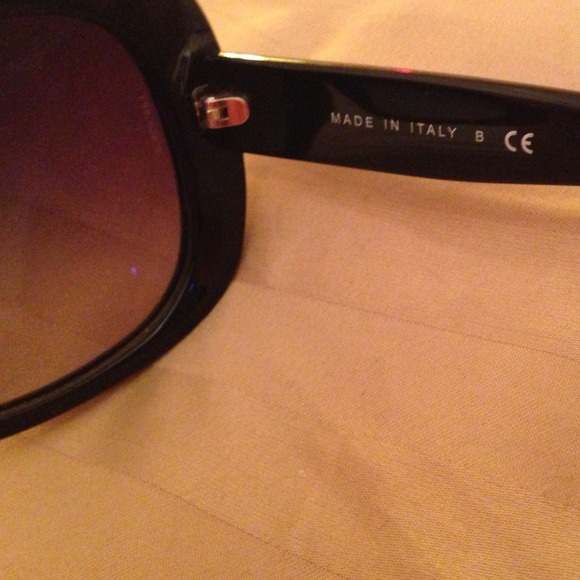 Real Chanel sunglasses main image 4