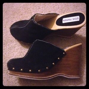 🎉Reduced🎉 adorable clog type shoes!