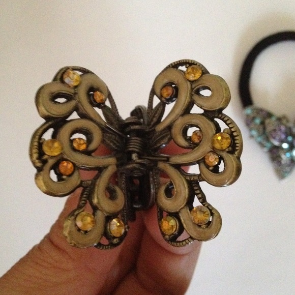 ❌⭕SOLD⭕❌hair jewel butterfly a accessories .   New - Picture 2 of 4