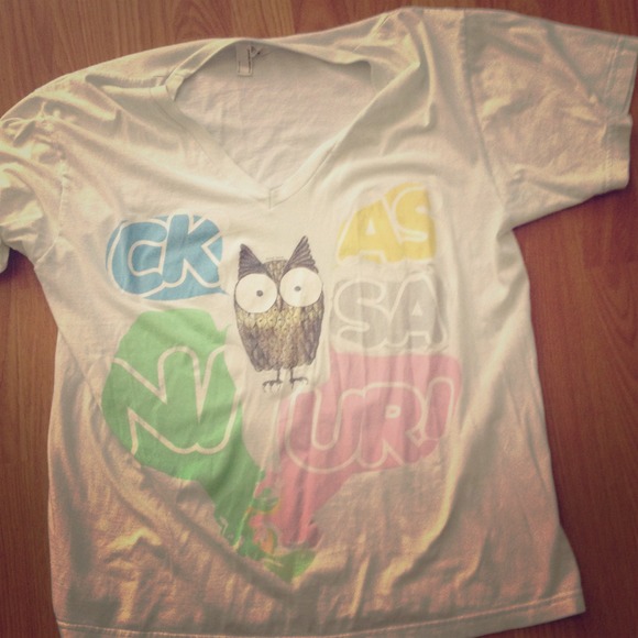 🚫SOLD Owl v neck reduced! ❤🎀