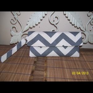 Grey chevron clutch