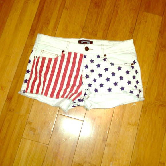 SOLD😁❗❗ADORABLE 🇺🇸 AMERICAN FLAG SHORTS!!
