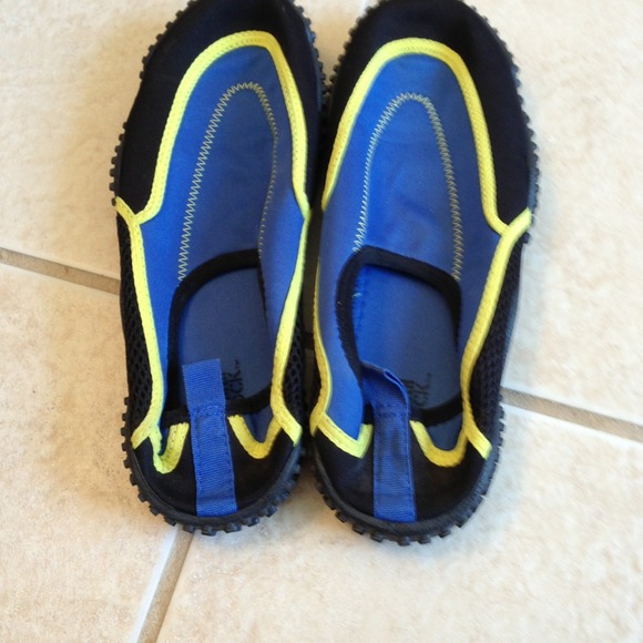 Water shoes