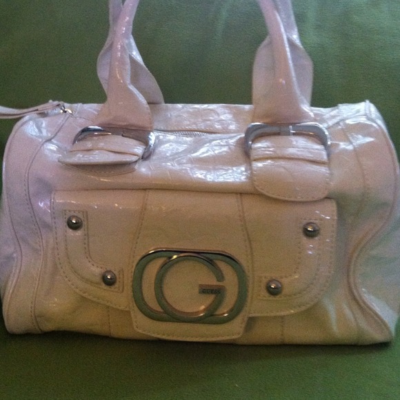 Guess Handbag!!! Hold for Kimberly!!