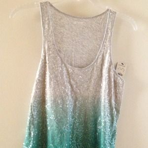 ⛔Sold⛔NWT Cute sequined sleeveless top