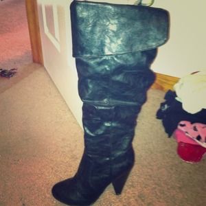 Guess knee high Boots