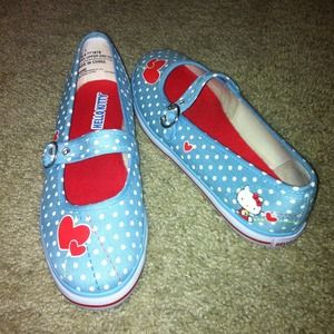 Hello kitty shoes