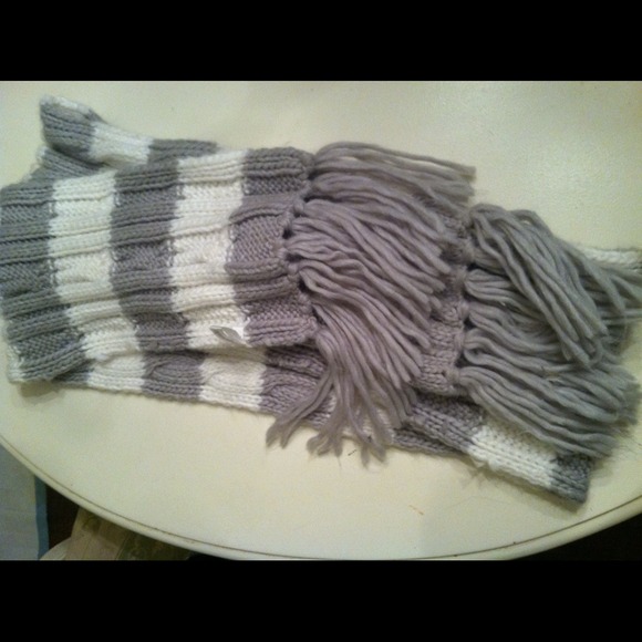 3 gorgeous scarfs