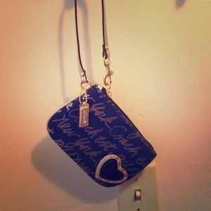 Authentic brand new coach wristlet never used ...