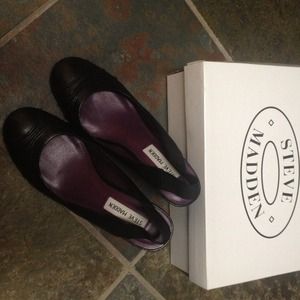 Steve Madden Leather Pumps