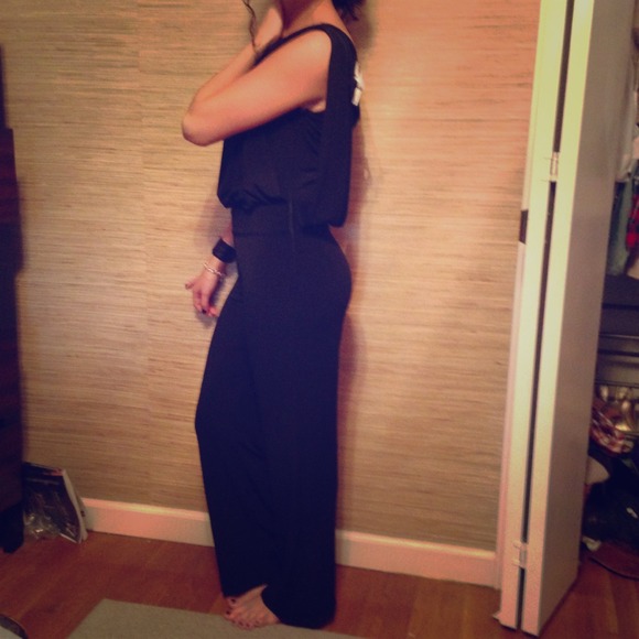 *Reserved Black laundry by shelli Seagal pant suit
