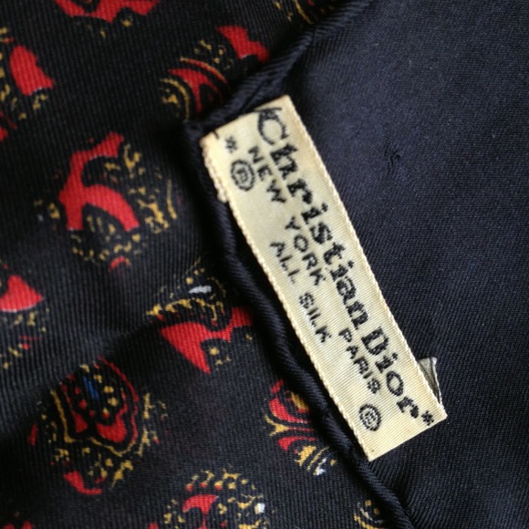 🔴SOLD🔴.. in a bundle Vintage Dior silk scarf - Picture 3 of 4