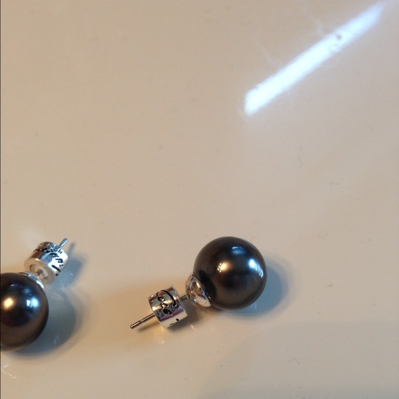 Earrings - Picture 3 of 3