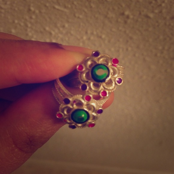 Silver toe rings.