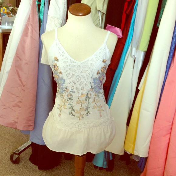 Gorgeous lace and floral tank