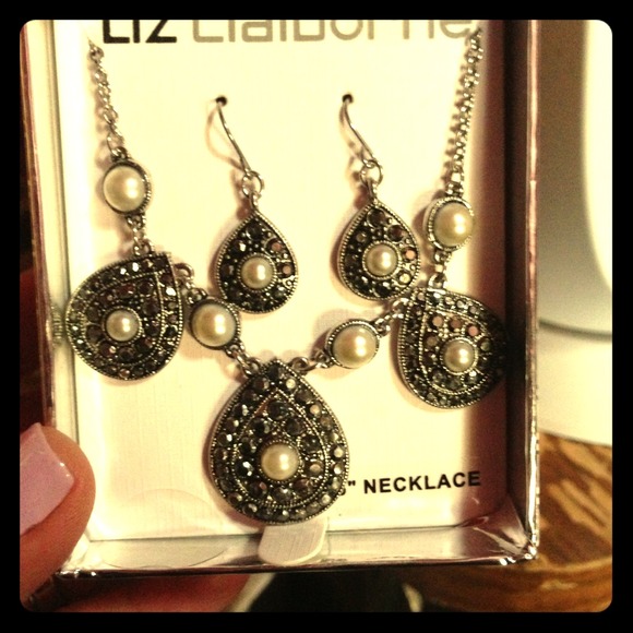 Liz Claiborne set