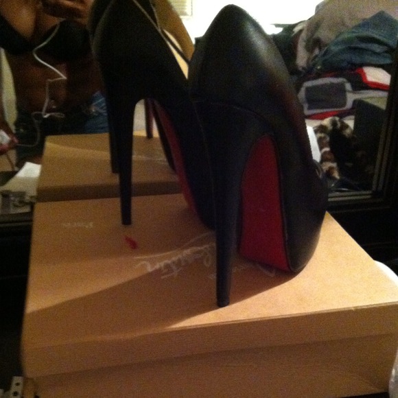 Black red bottoms