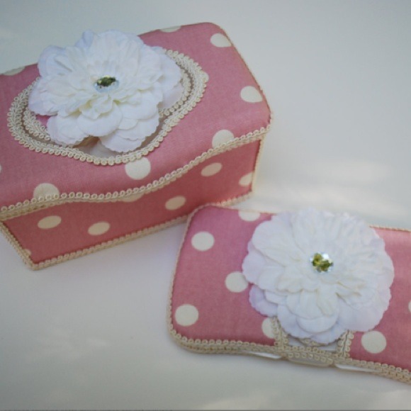 💗Fashionable Wipe Cases🎀  REDUCED💛 - Picture 2 of 3