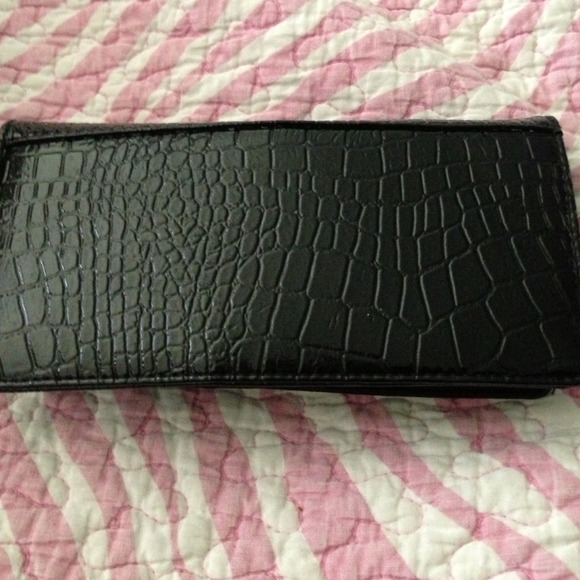 KENNETH COLE wallet - Picture 3 of 4