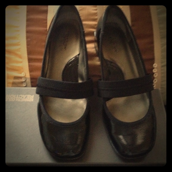 Kenneth Cole Reaction  81/5 Very Mary shoes.