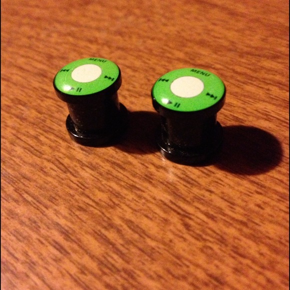00 Green iPod Screw-In Gauges - Picture 3 of 4