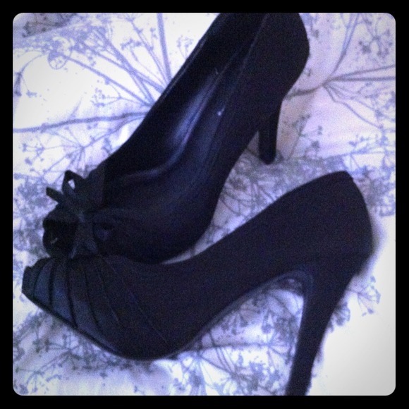 Charlotte Russe never been worn peep toe heels