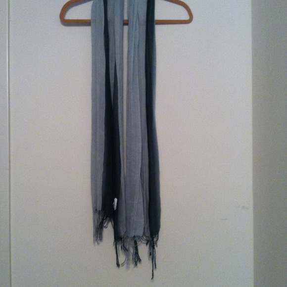 ✨Bundle! ✨ 3 scarfs! - Picture 2 of 4