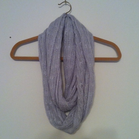 ✨Bundle! ✨ 3 scarfs! - Picture 3 of 4